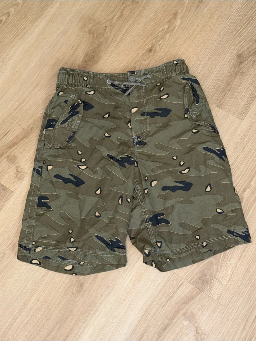 Gap Kids XL size 12 Camo Shorts Elastic Waist
